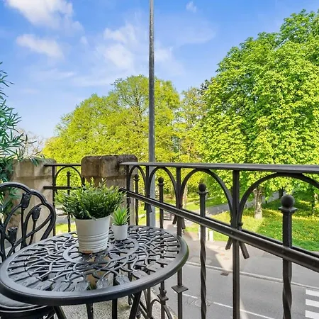 Charming Room With Balcony In Villa Central Luxembourg