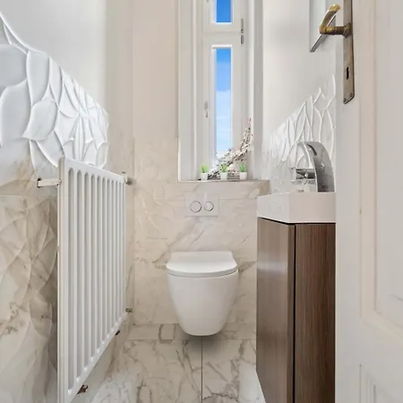 Villa Charming Room With Balcony In Villa Central Luxembourg *