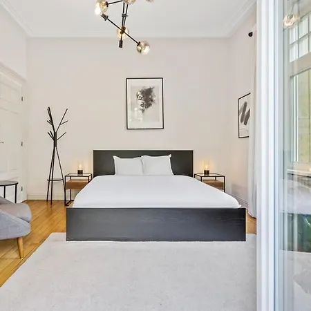Charming Room With Balcony In Villa Central Luxembourg * Luksemburg